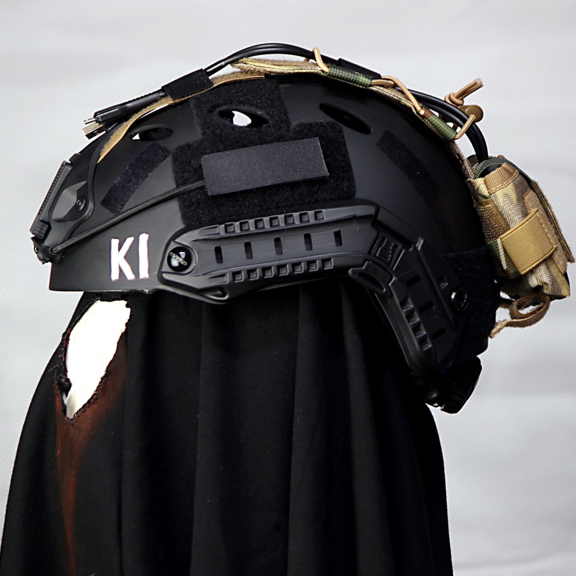 Helmet mask v2 black - red